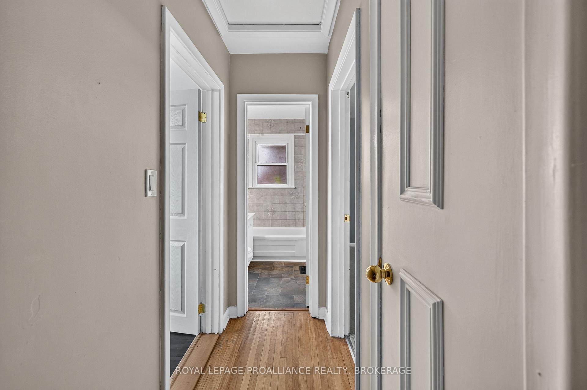 Photo 12 of 39 Fairfield Boulevard, Loyalist, Amherstview — HOMEH