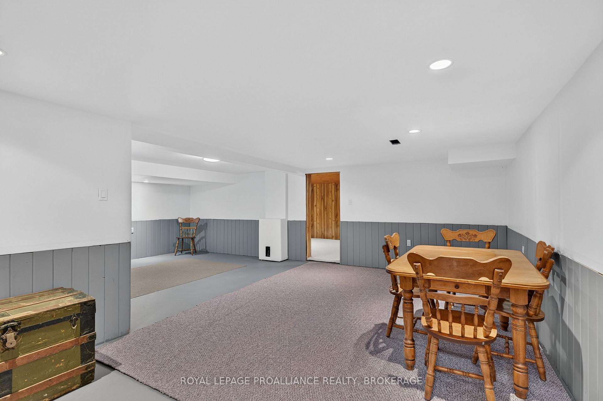 Photo 19 of 39 Fairfield Boulevard, Loyalist, Amherstview — HOMEH