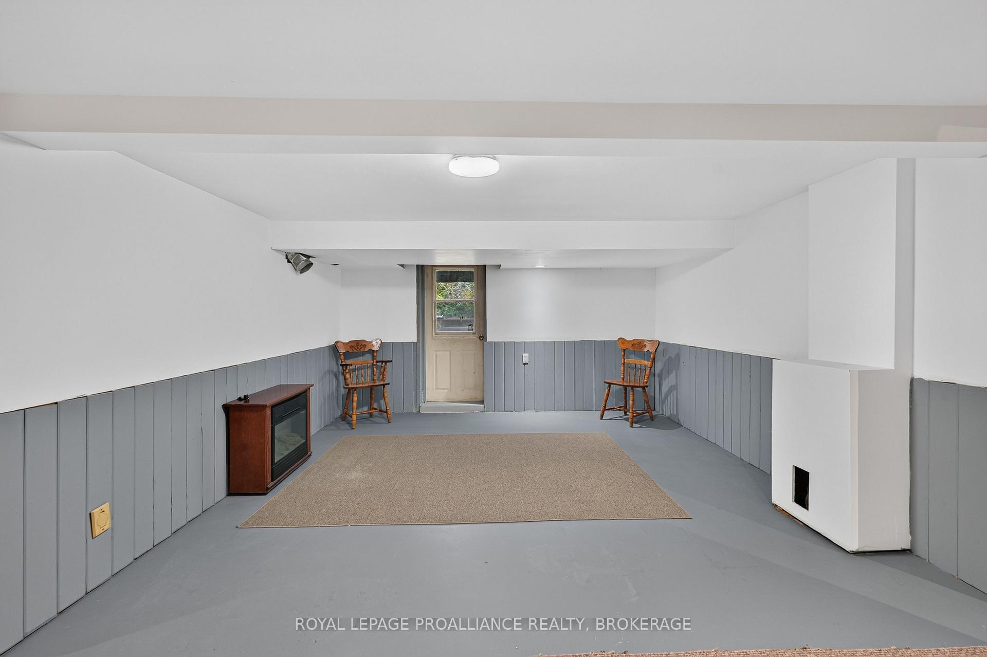 Photo 20 of 39 Fairfield Boulevard, Loyalist, Amherstview — HOMEH