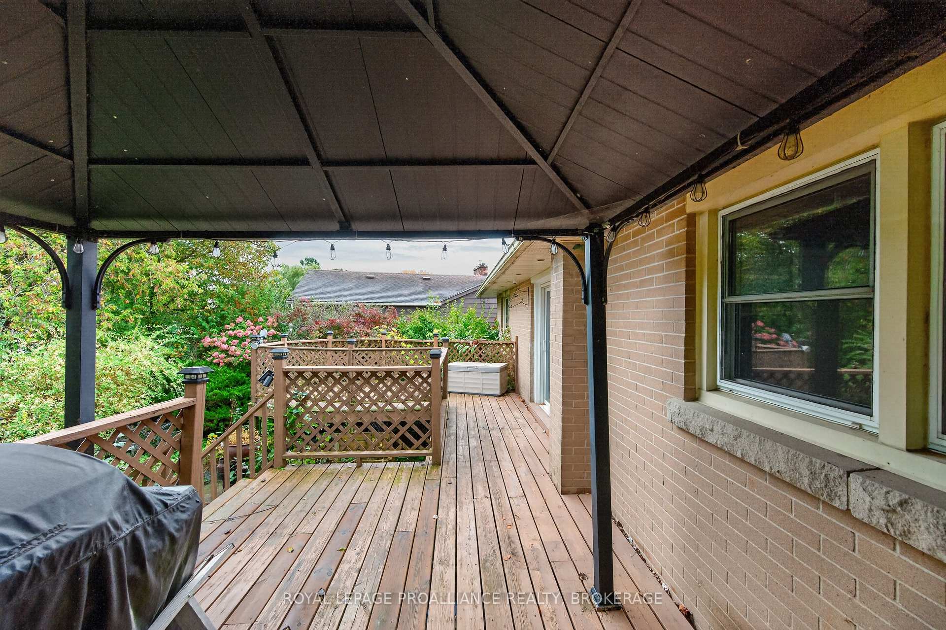 Photo 25 of 39 Fairfield Boulevard, Loyalist, Amherstview — HOMEH