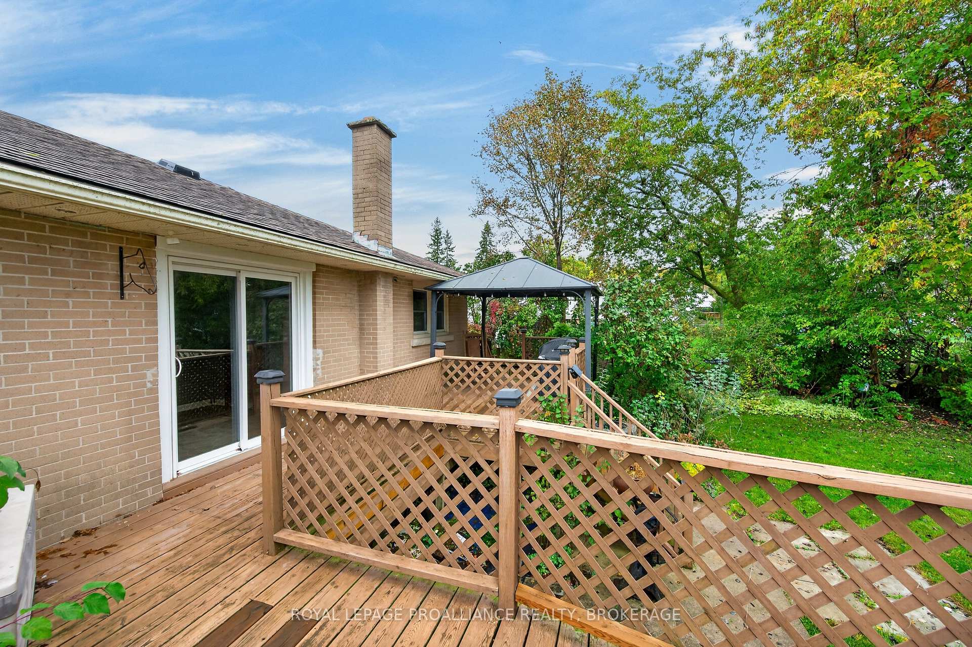 Photo 26 of 39 Fairfield Boulevard, Loyalist, Amherstview — HOMEH