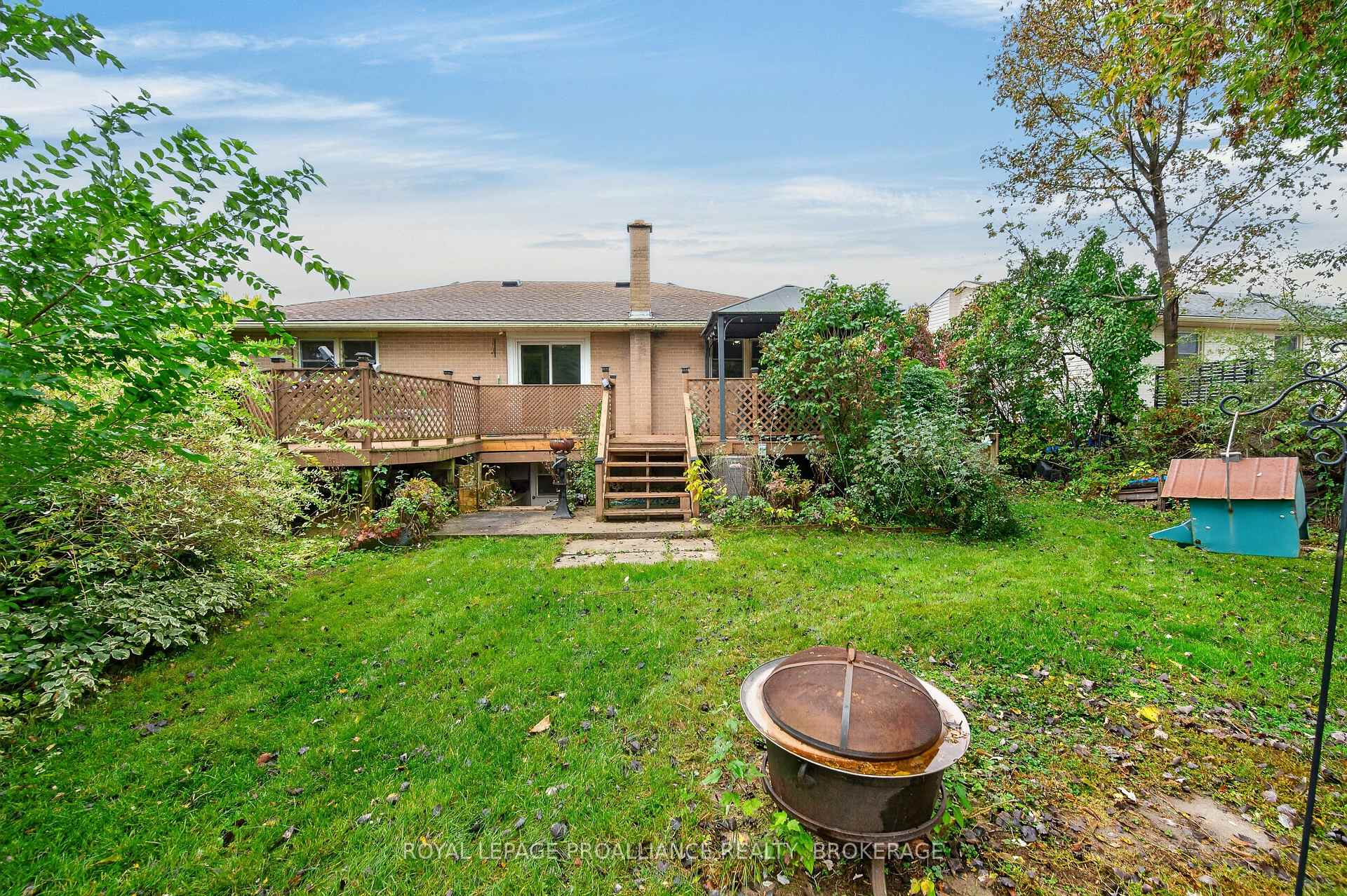 Photo 29 of 39 Fairfield Boulevard, Loyalist, Amherstview — HOMEH