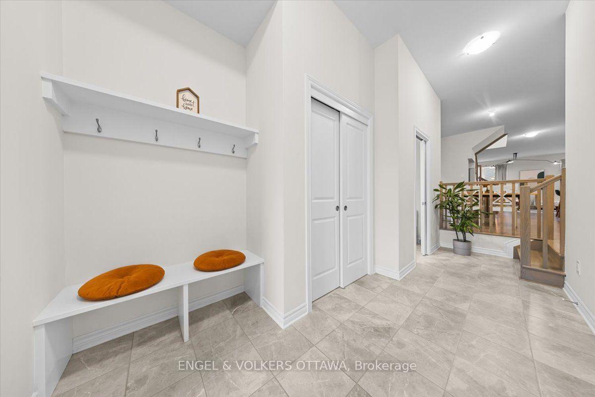 Photo 2 of 124 Patchell Place N, North Grenville, North Grenville Twp (Kemptville South) — HOMEH