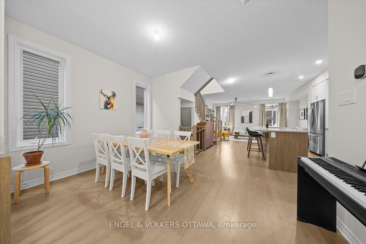 Photo 3 of 124 Patchell Place N, North Grenville, North Grenville Twp (Kemptville South) — HOMEH