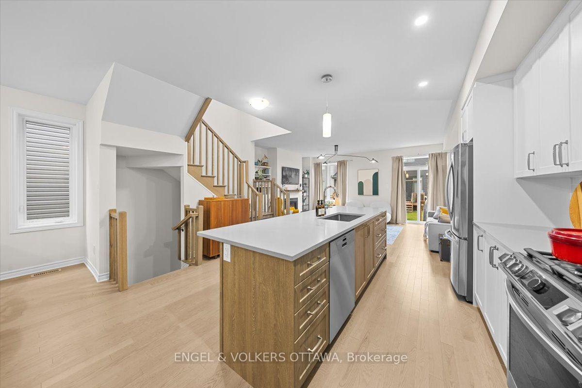 Photo 10 of 124 Patchell Place N, North Grenville, North Grenville Twp (Kemptville South) — HOMEH