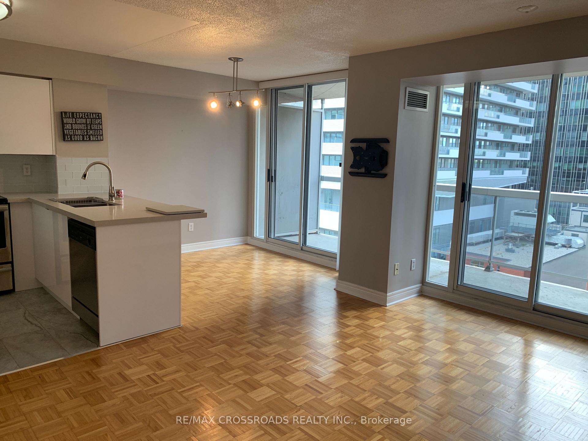 Photo 9 of Unit 1211, 43 Eglinton Avenue E, Toronto, Mount Pleasant West — HOMEH