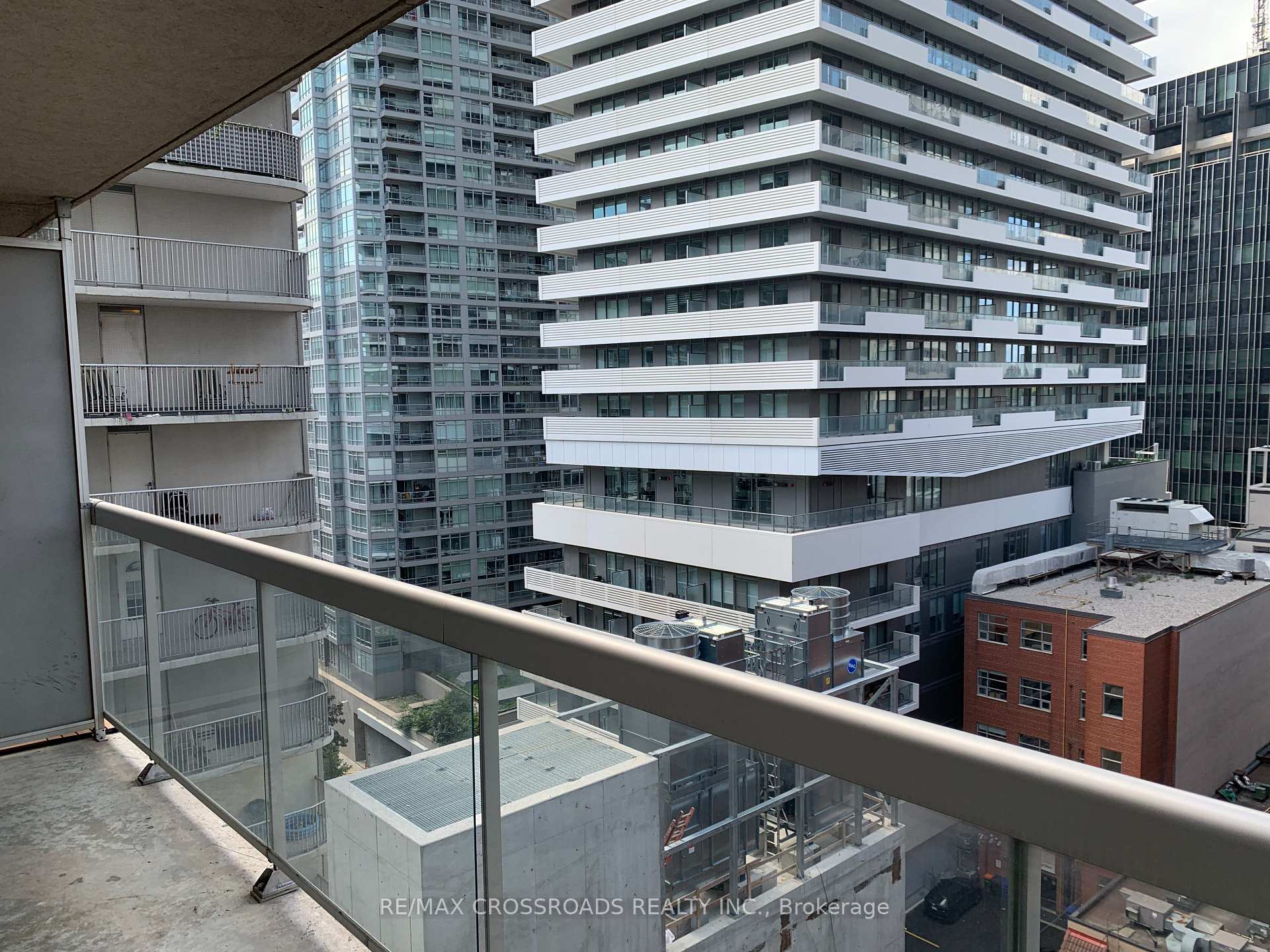 Photo 13 of Unit 1211, 43 Eglinton Avenue E, Toronto, Mount Pleasant West — HOMEH