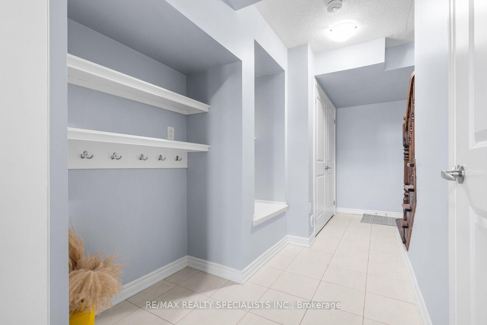 Photo 5 of 149 Asleton Boulevard, Milton, Willmott — HOMEH
