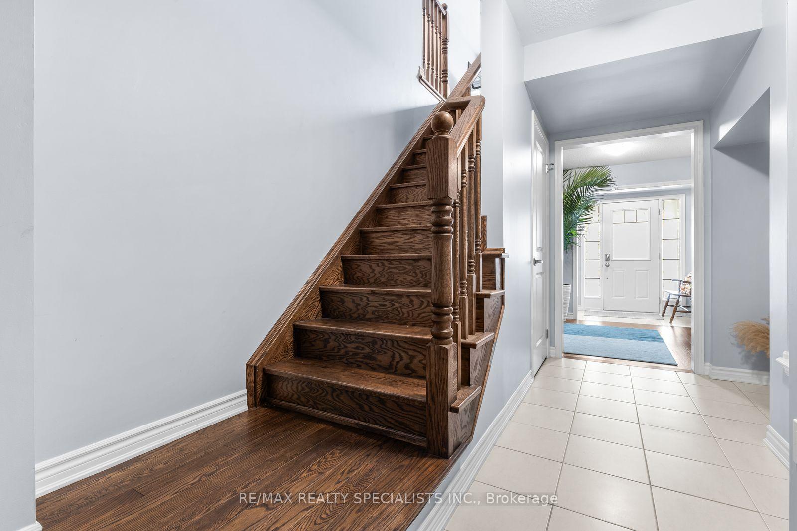Photo 6 of 149 Asleton Boulevard, Milton, Willmott — HOMEH