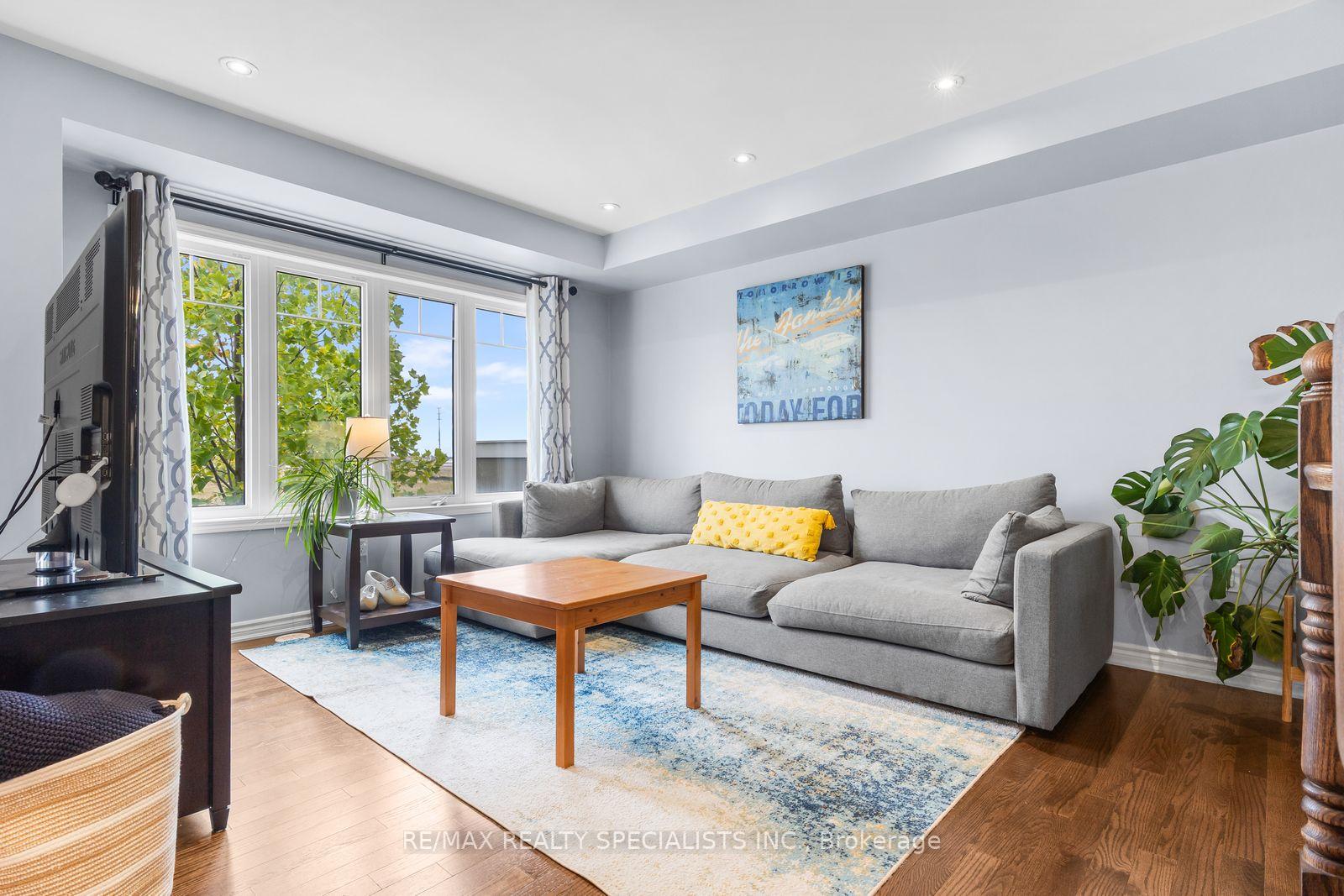 Photo 7 of 149 Asleton Boulevard, Milton, Willmott — HOMEH
