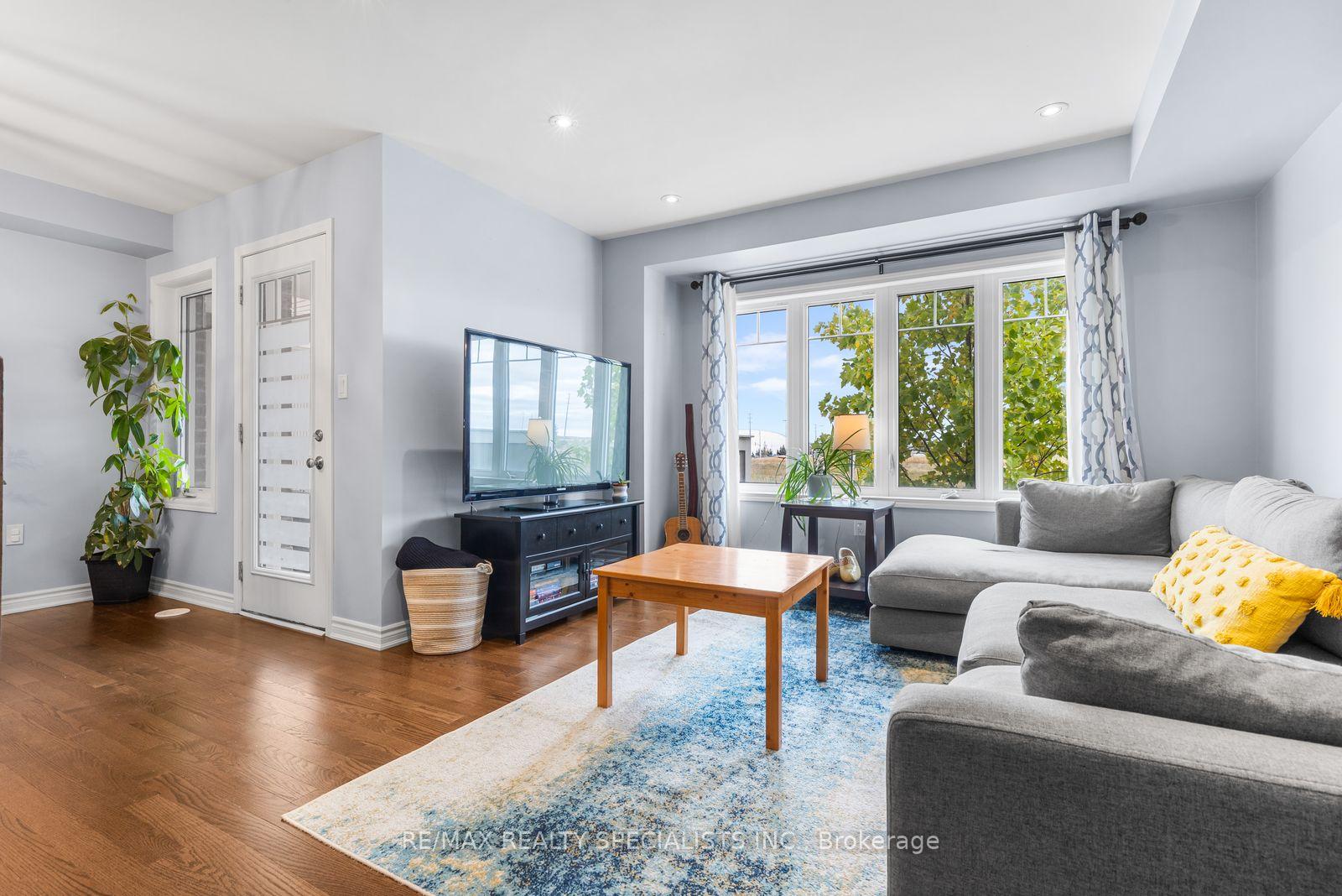 Photo 8 of 149 Asleton Boulevard, Milton, Willmott — HOMEH