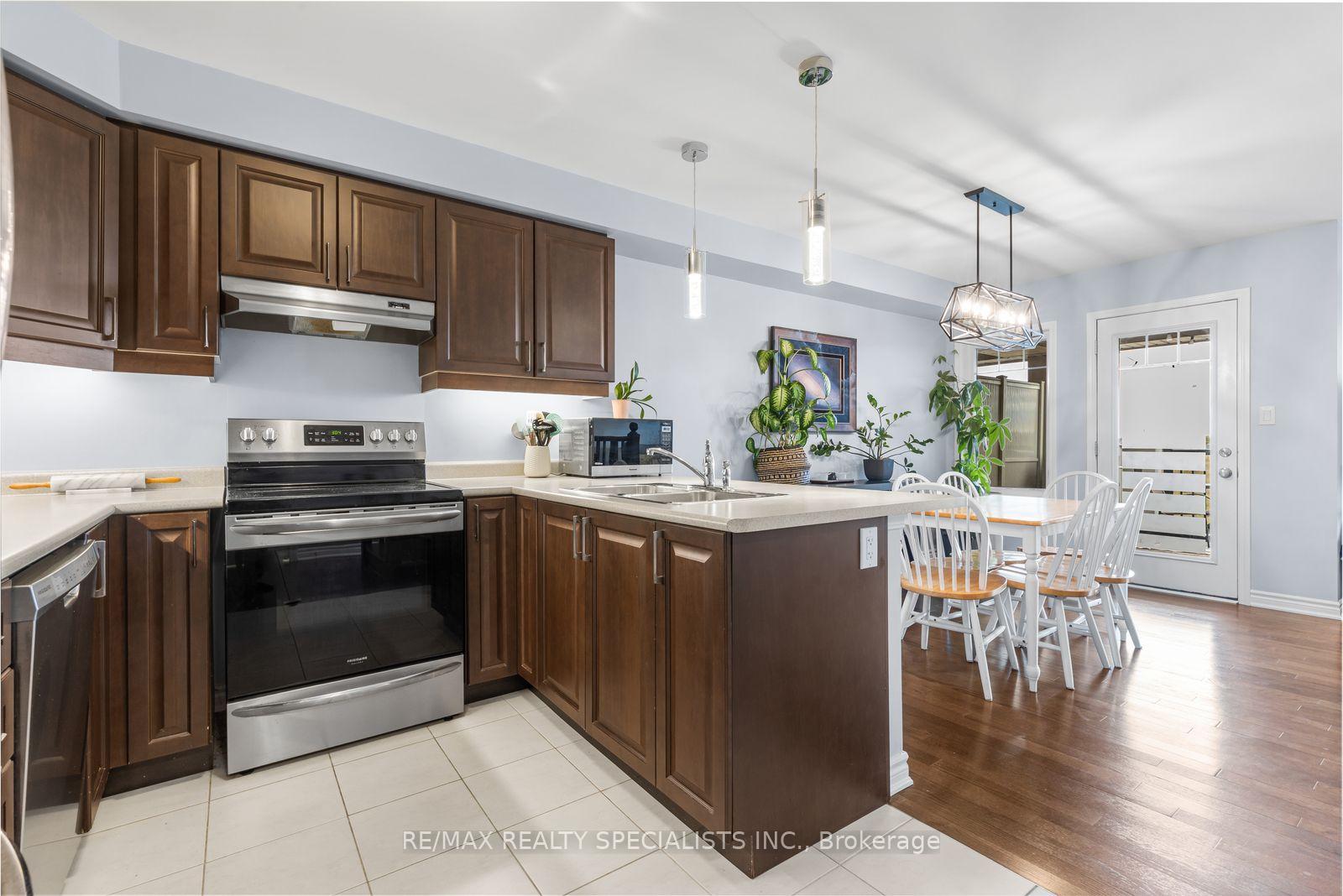 Photo 14 of 149 Asleton Boulevard, Milton, Willmott — HOMEH