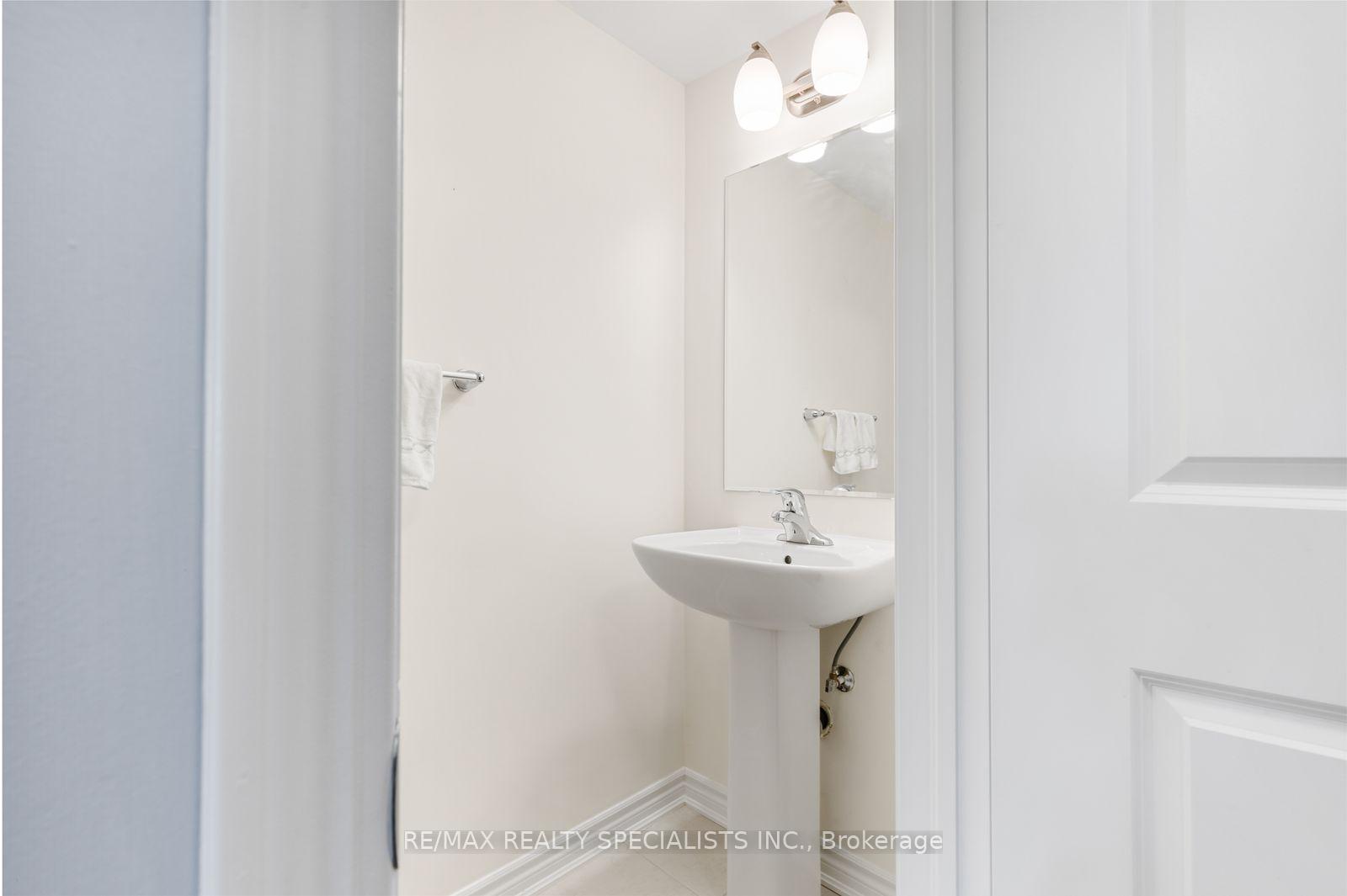 Photo 16 of 149 Asleton Boulevard, Milton, Willmott — HOMEH