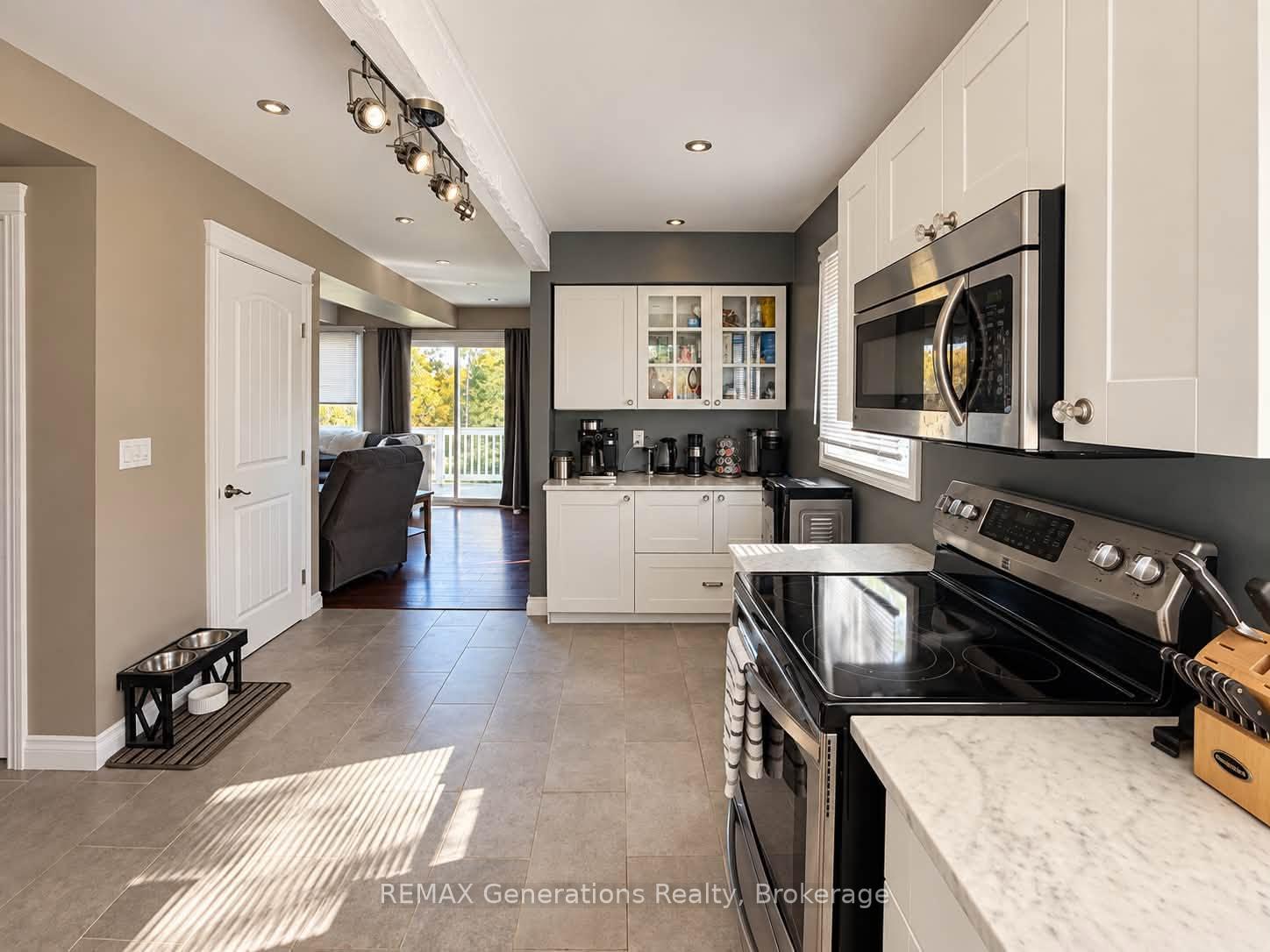Photo 7 of 475 Hazelwood Drive, Thunder Bay, McIntyre North — HOMEH