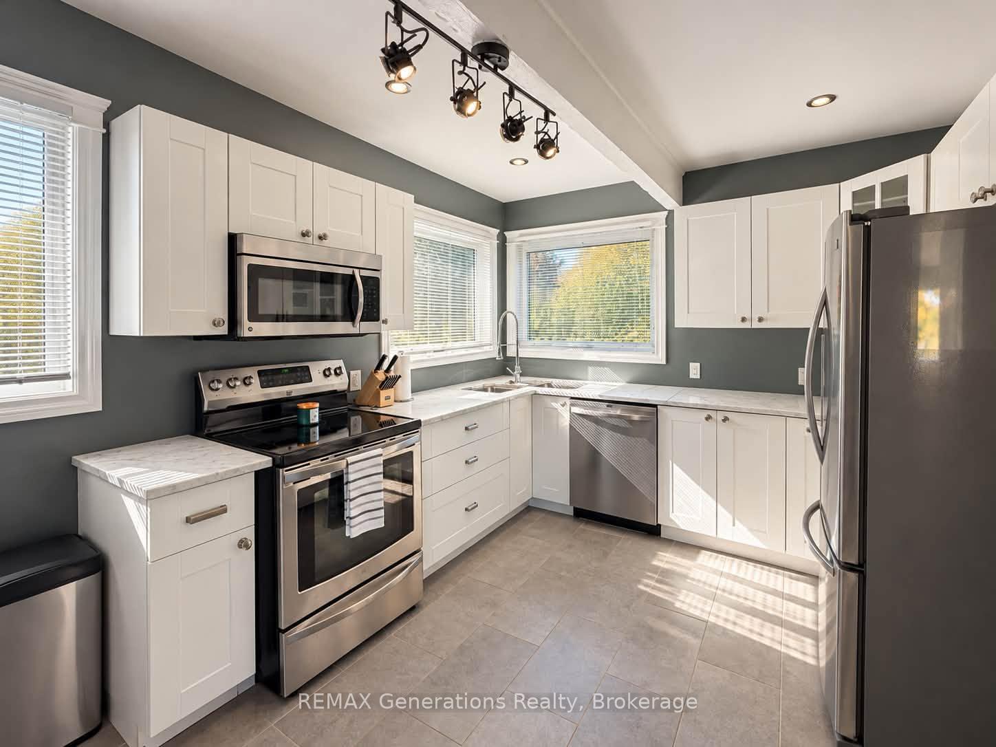 Photo 8 of 475 Hazelwood Drive, Thunder Bay, McIntyre North — HOMEH