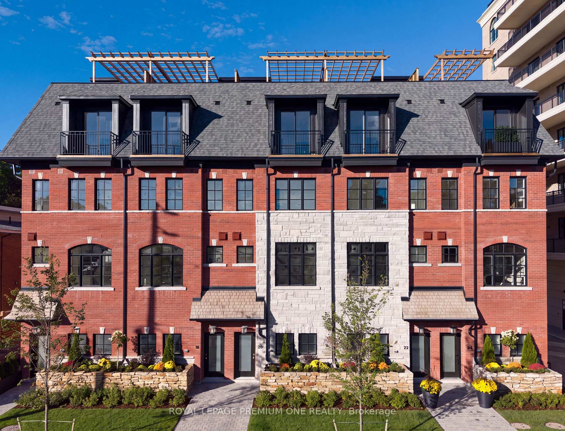 Photo 4 of 20 Earlington Avenue, Etobicoke, Kingsway South — HOMEH