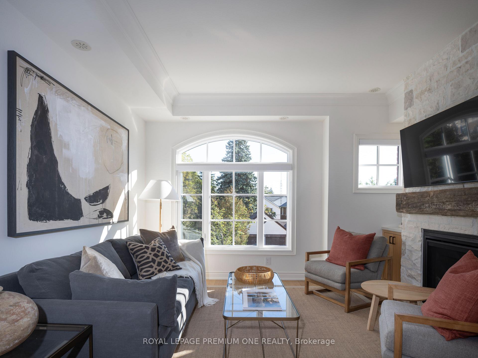 Photo 6 of 20 Earlington Avenue, Etobicoke, Kingsway South — HOMEH