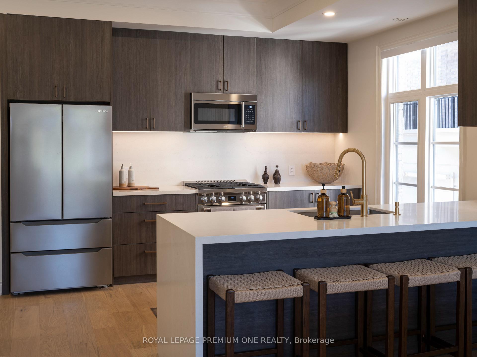 Photo 14 of 20 Earlington Avenue, Etobicoke, Kingsway South — HOMEH