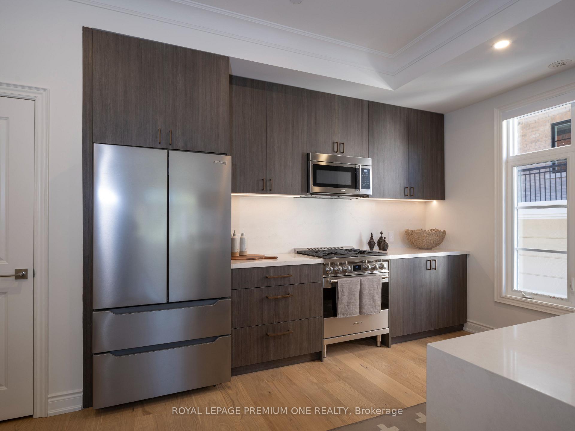 Photo 16 of 20 Earlington Avenue, Etobicoke, Kingsway South — HOMEH