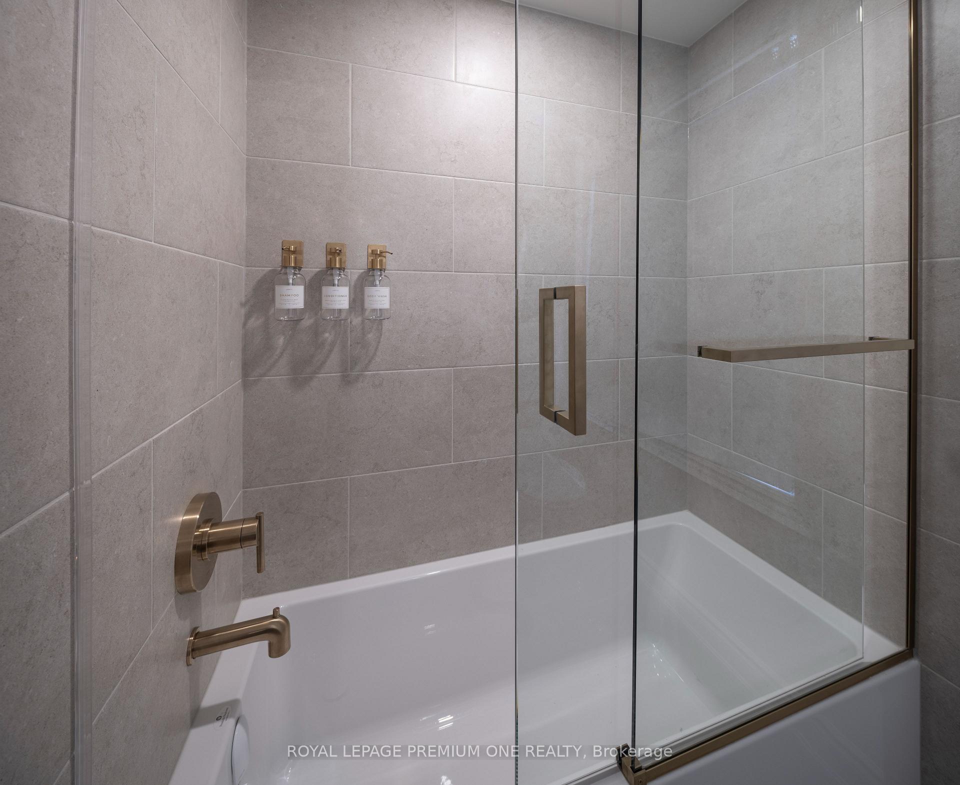 Photo 24 of 20 Earlington Avenue, Etobicoke, Kingsway South — HOMEH