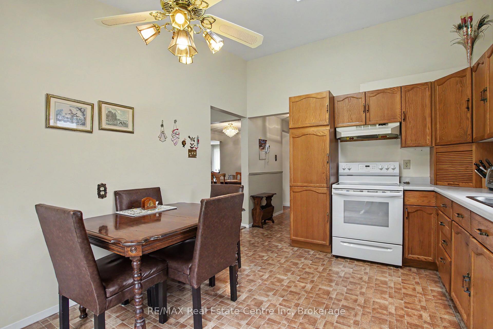 Photo 14 of 78 Rolling Meadows Drive, Kitchener, Forest Heights — HOMEH
