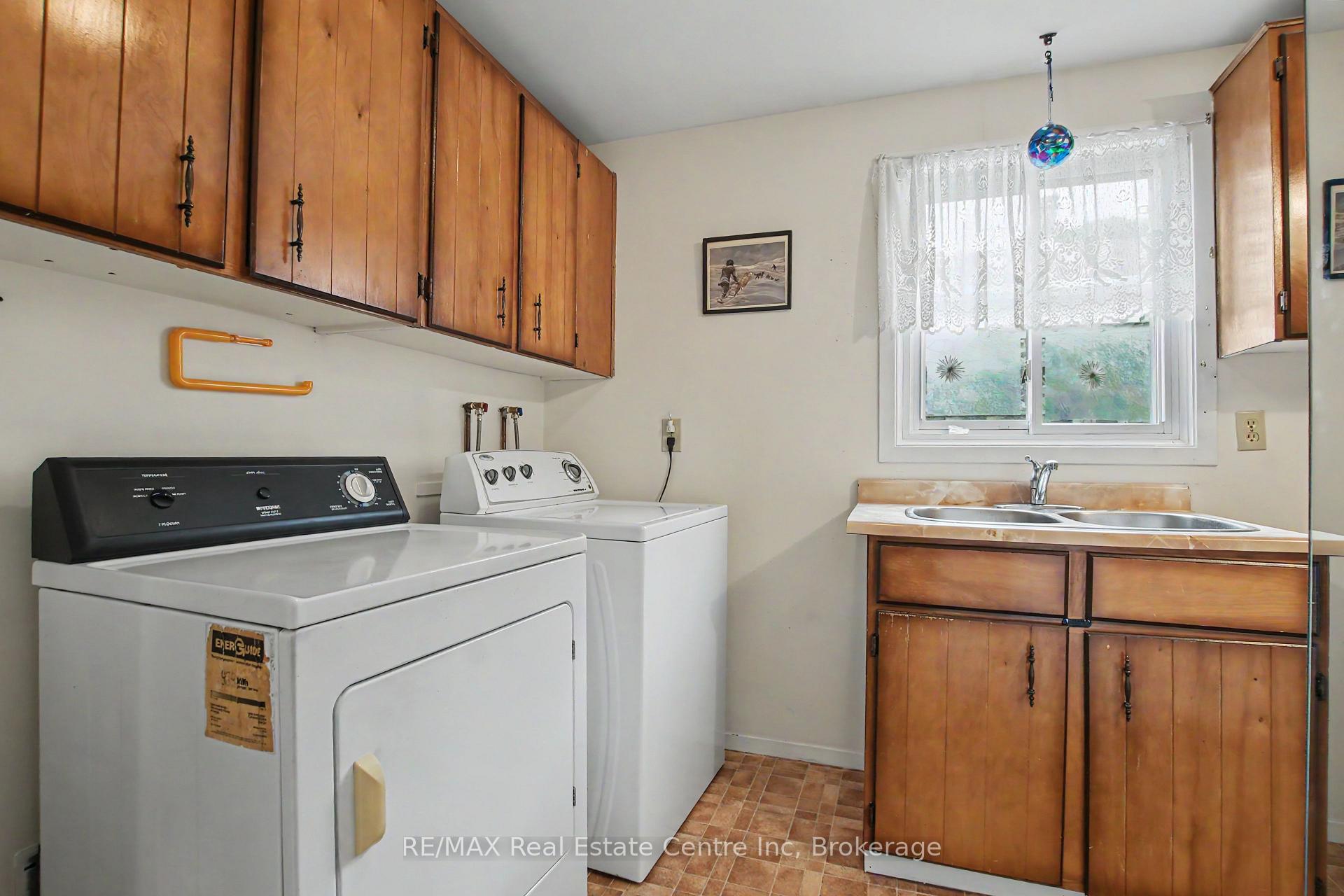 Photo 19 of 78 Rolling Meadows Drive, Kitchener, Forest Heights — HOMEH