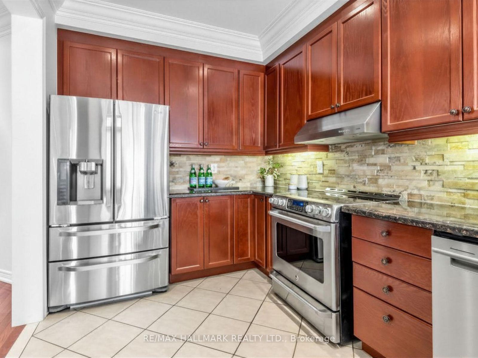 Photo 14 of 37 Cherry Bush Road, Vaughan, Patterson — HOMEH