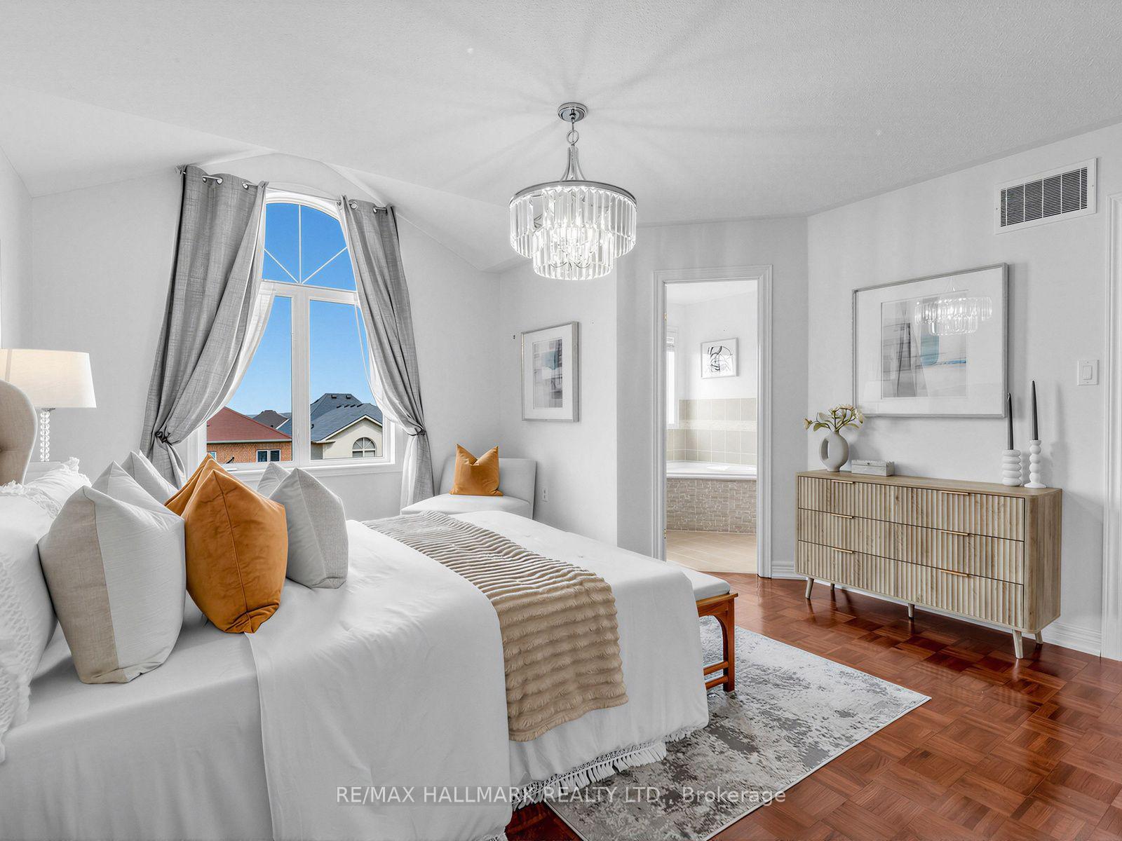 Photo 25 of 37 Cherry Bush Road, Vaughan, Patterson — HOMEH