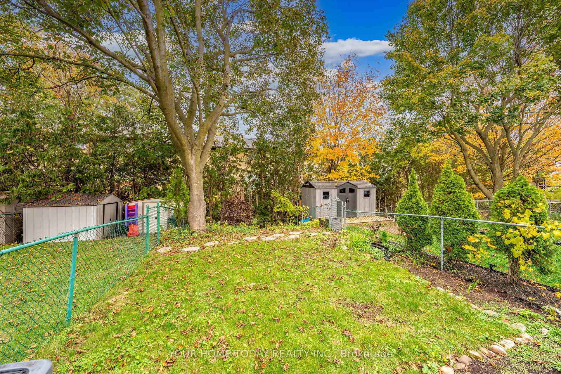 Photo 39 of 135 John Street, Halton Hills, Georgetown — HOMEH