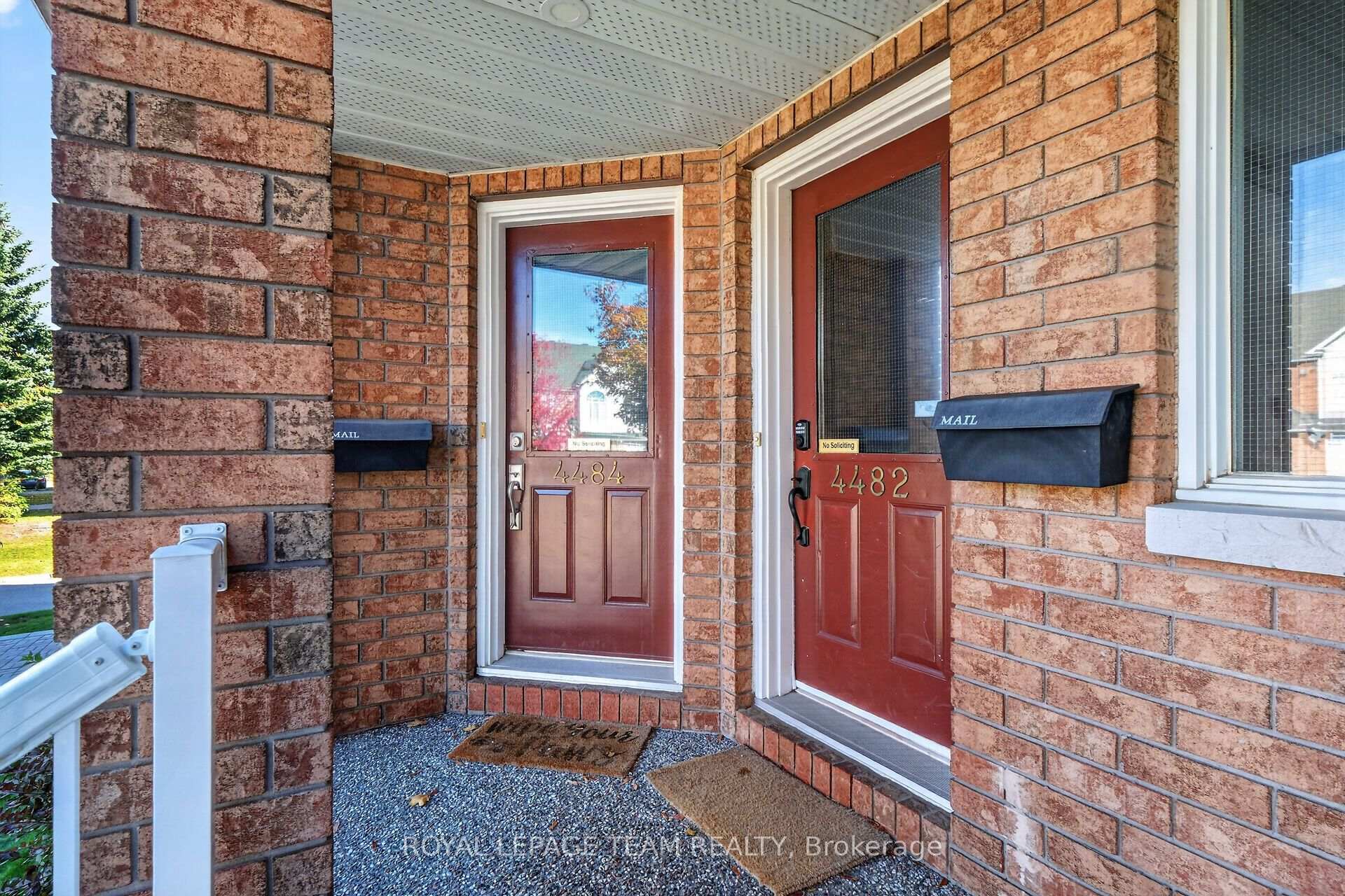 Photo 3 of Unit 6, 4482 Harper Avenue, Ottawa, Carson Grove — HOMEH