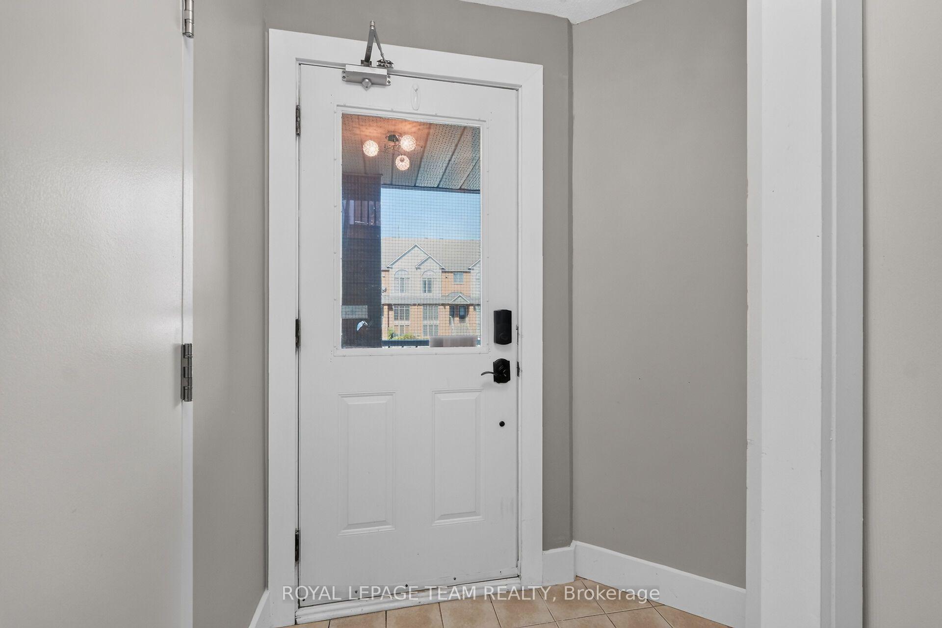 Photo 4 of Unit 6, 4482 Harper Avenue, Ottawa, Carson Grove — HOMEH