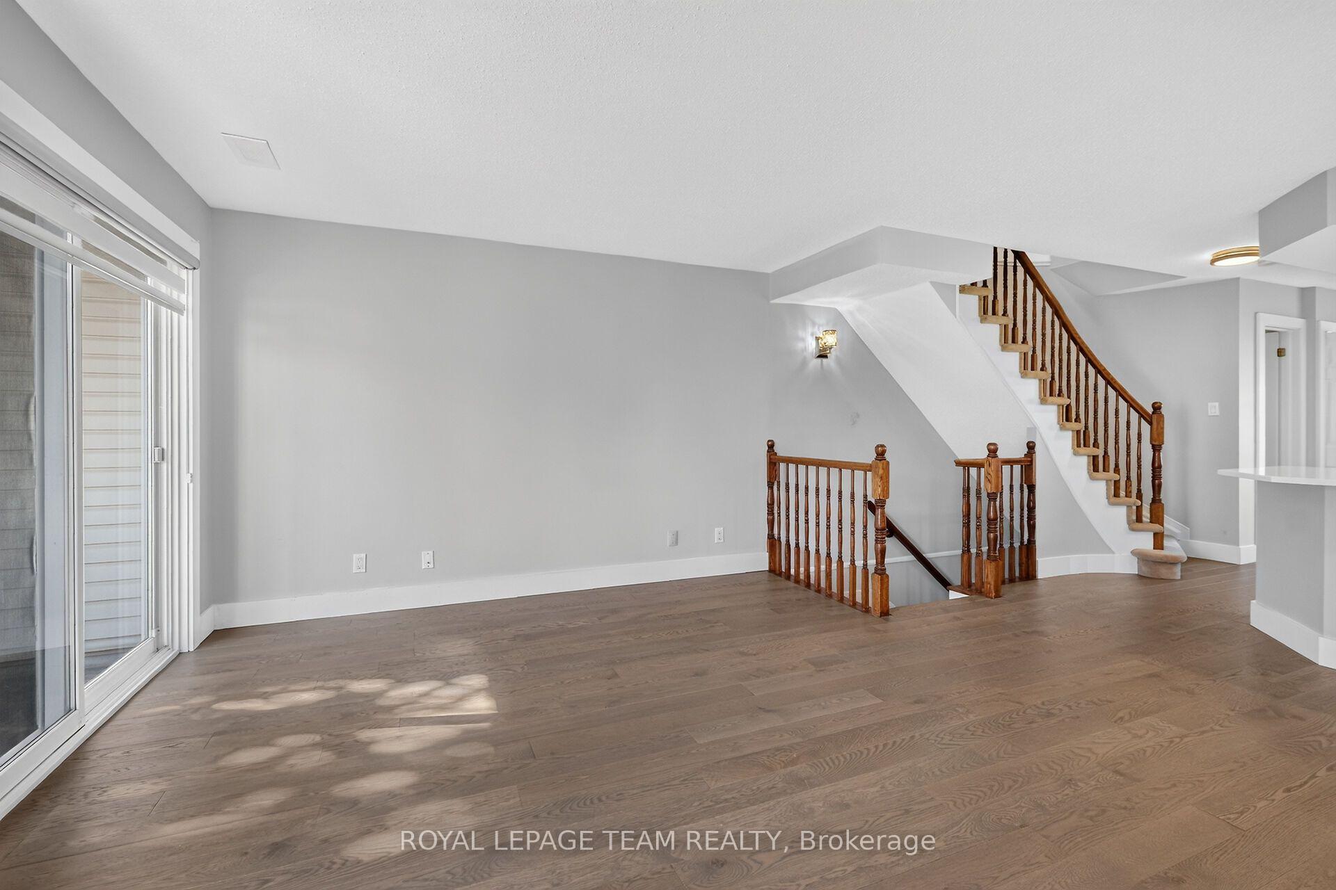 Photo 7 of Unit 6, 4482 Harper Avenue, Ottawa, Carson Grove — HOMEH