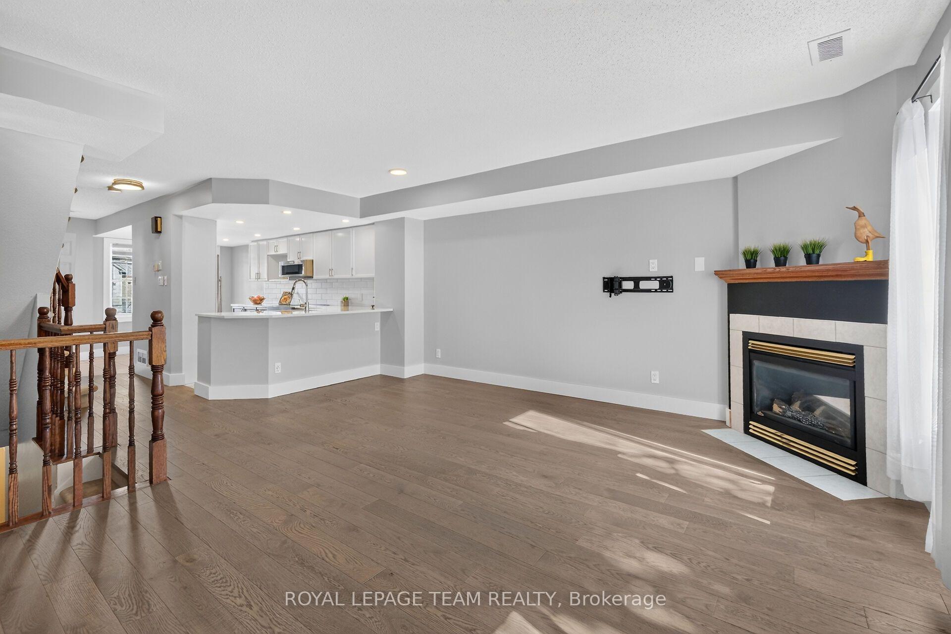 Photo 8 of Unit 6, 4482 Harper Avenue, Ottawa, Carson Grove — HOMEH