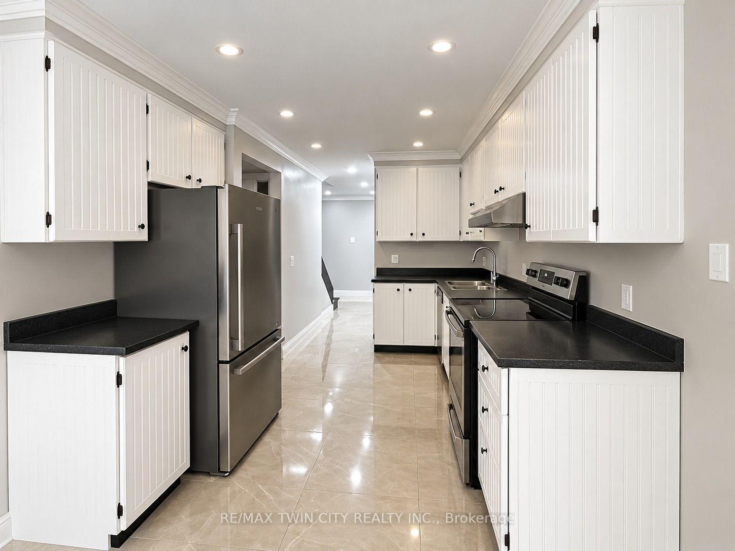 Photo 5 of Unit 100, 30 Green Valley Drive, Kitchener, Pioneer Park — HOMEH