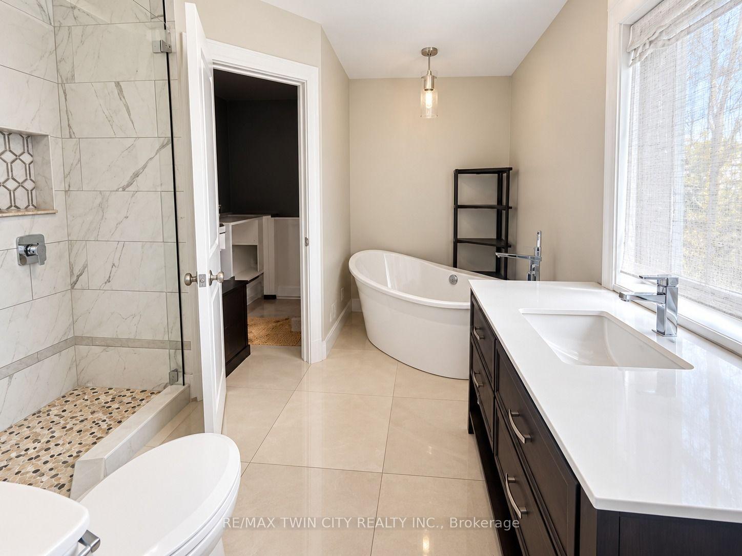 Photo 9 of Unit 100, 30 Green Valley Drive, Kitchener, Pioneer Park — HOMEH