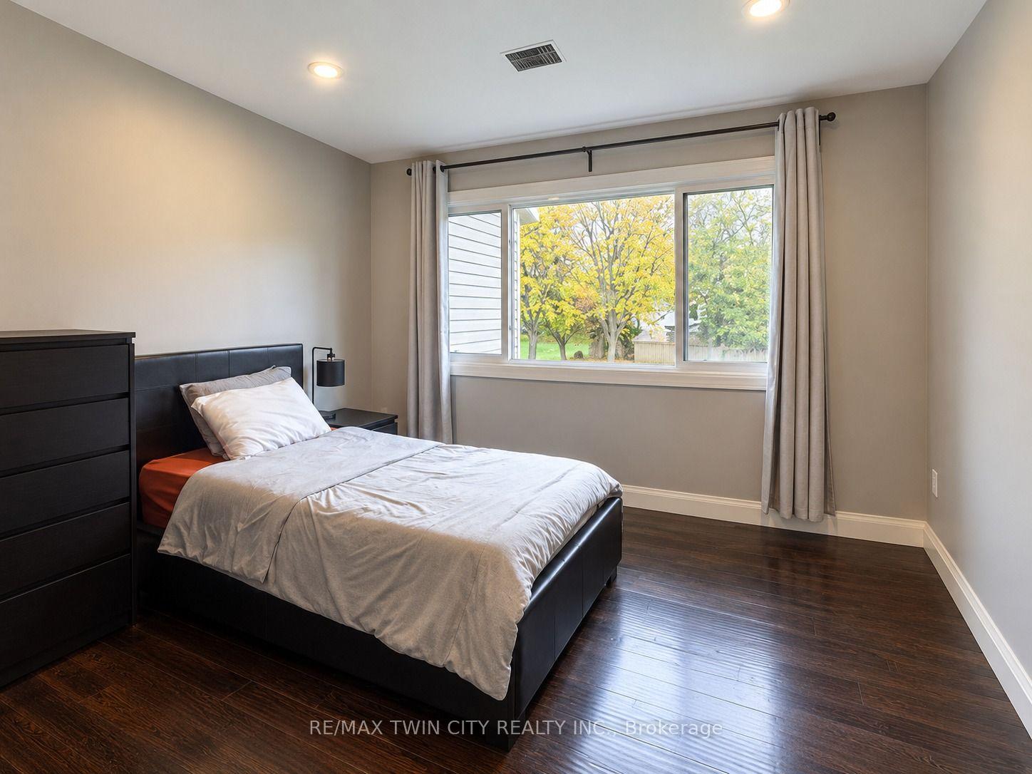 Photo 11 of Unit 100, 30 Green Valley Drive, Kitchener, Pioneer Park — HOMEH