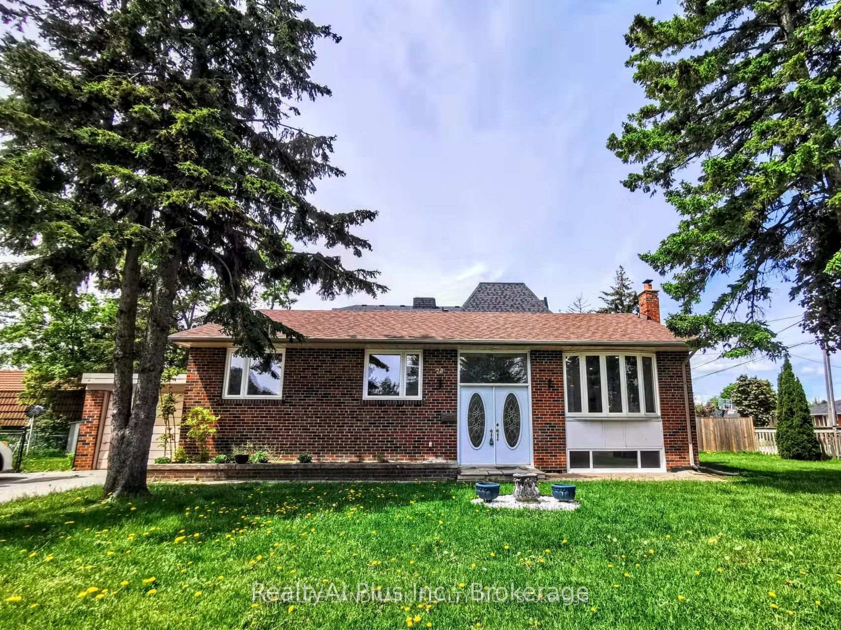 Photo 1 of Unit Main, 28 Benfer Road, Richmond Hill, Crosby — HOMEH