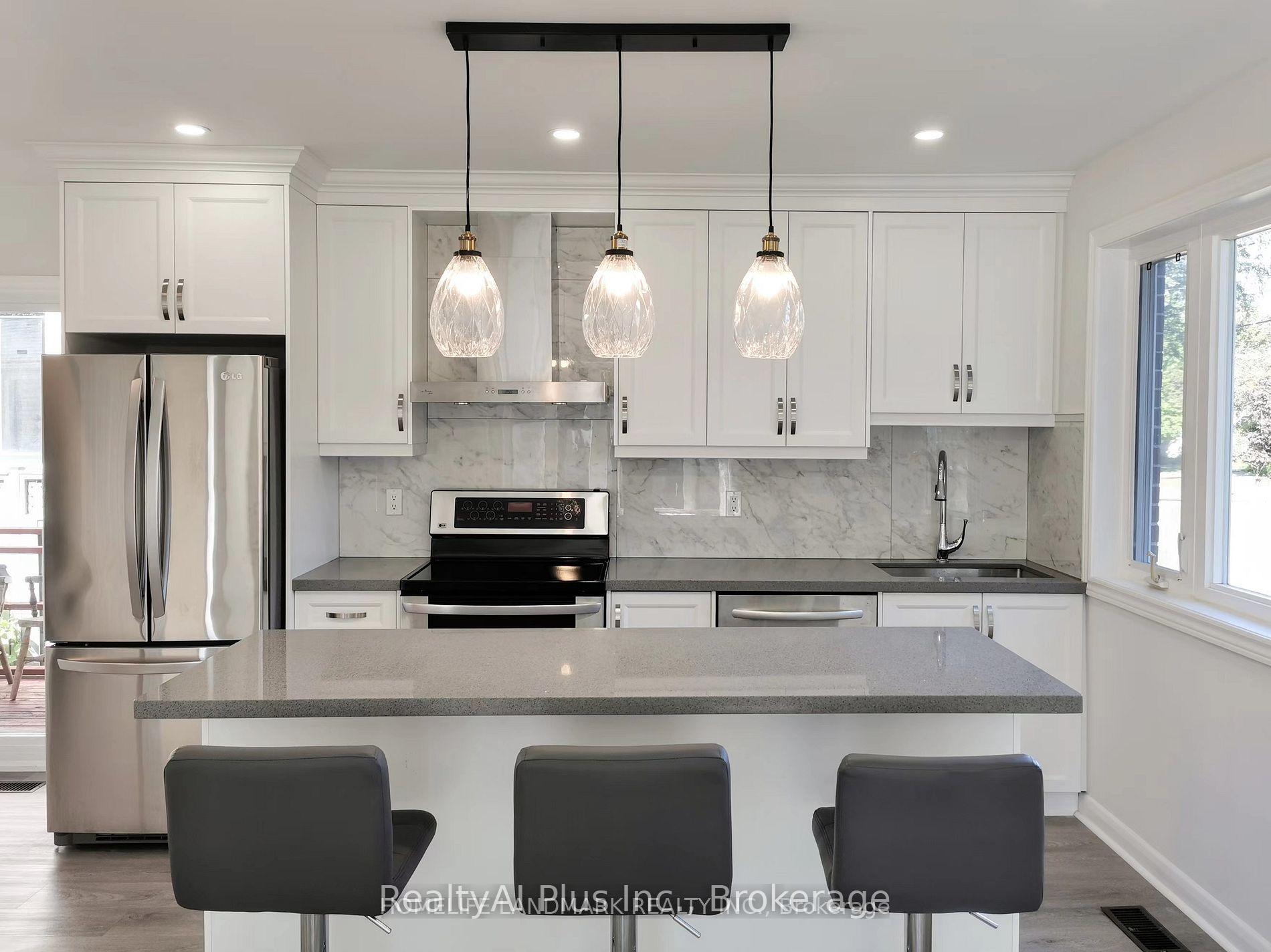 Photo 2 of Unit Main, 28 Benfer Road, Richmond Hill, Crosby — HOMEH