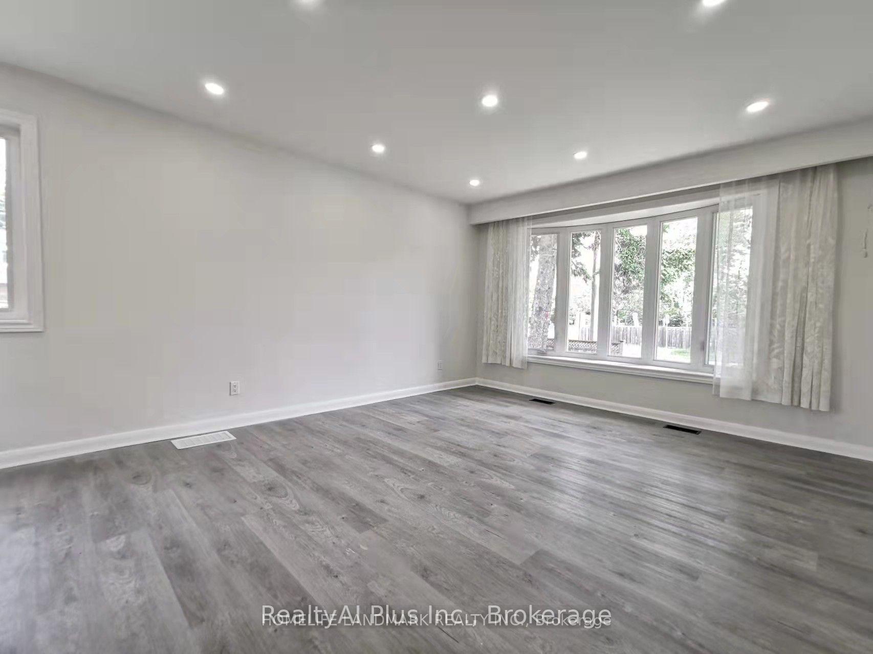 Photo 5 of Unit Main, 28 Benfer Road, Richmond Hill, Crosby — HOMEH