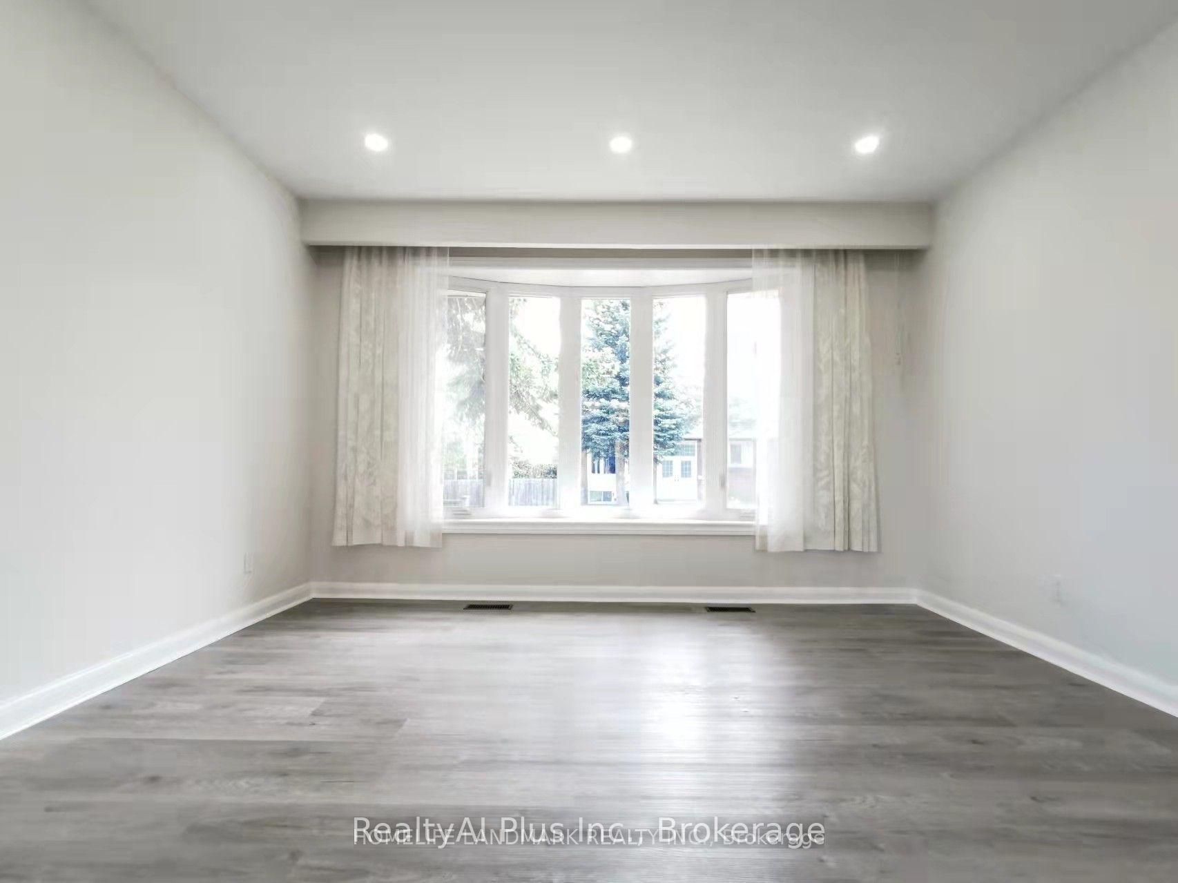 Photo 6 of Unit Main, 28 Benfer Road, Richmond Hill, Crosby — HOMEH