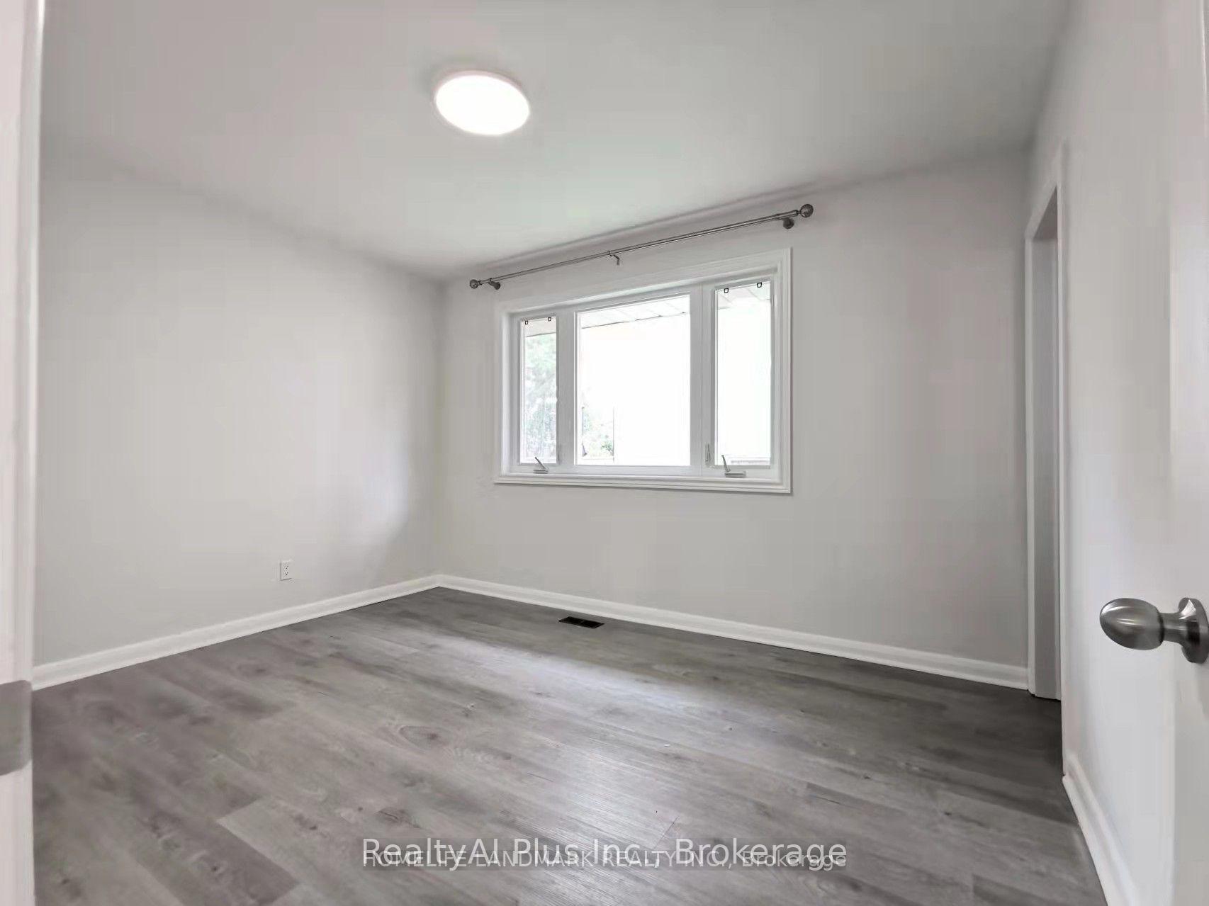 Photo 11 of Unit Main, 28 Benfer Road, Richmond Hill, Crosby — HOMEH
