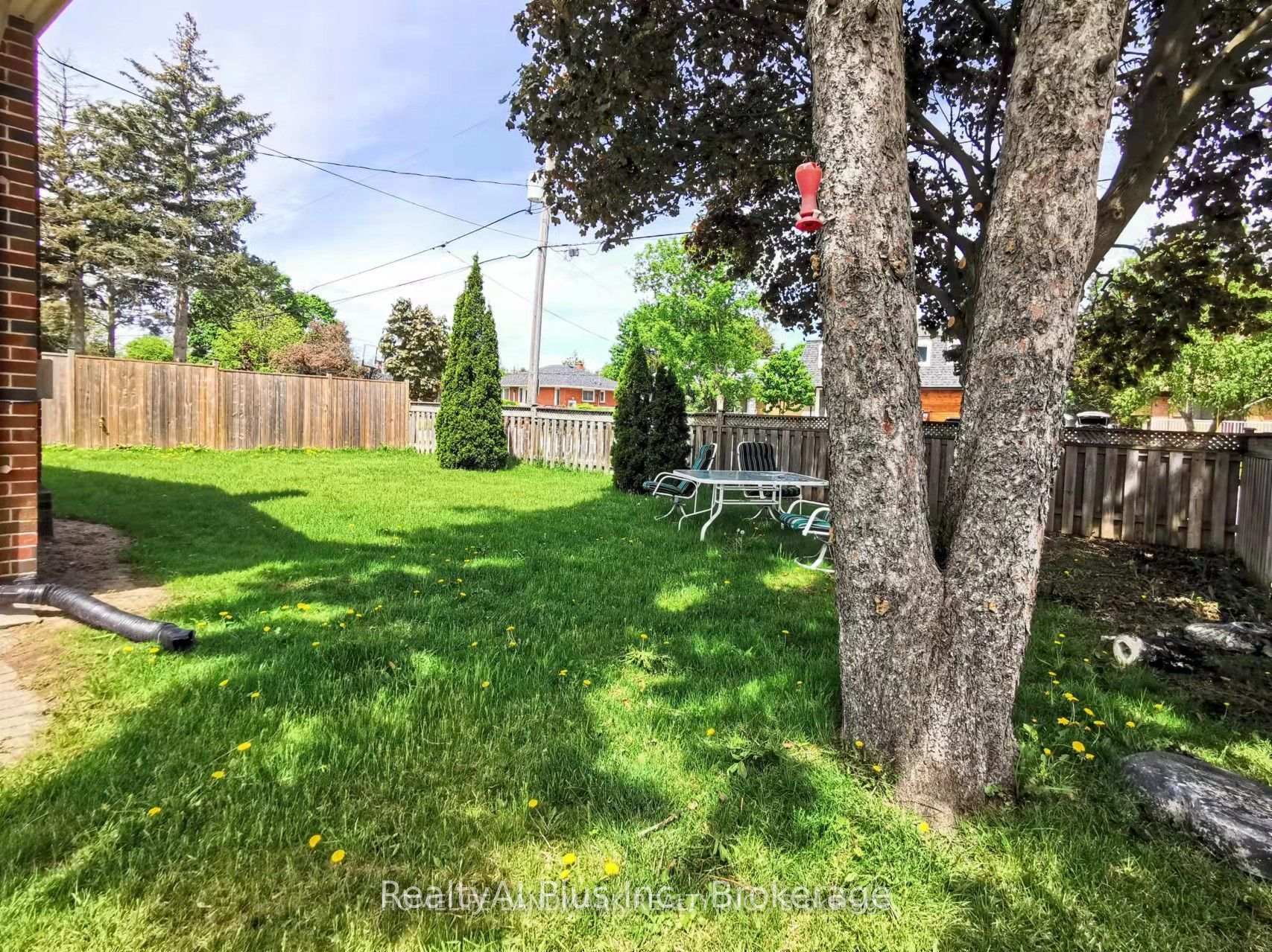 Photo 14 of Unit Main, 28 Benfer Road, Richmond Hill, Crosby — HOMEH