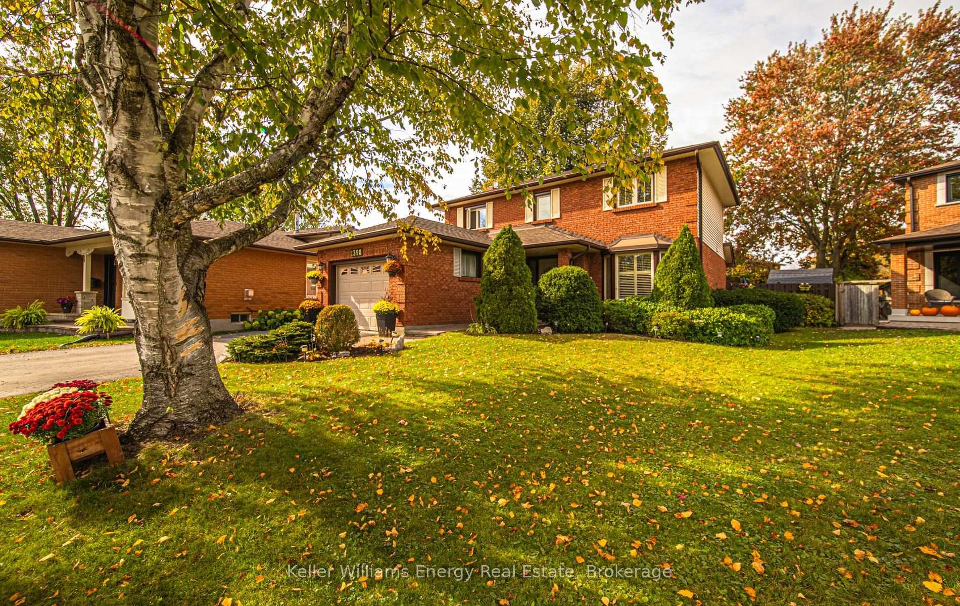 Photo 2 of 1398 Manitou Drive, Oshawa, Samac — HOMEH