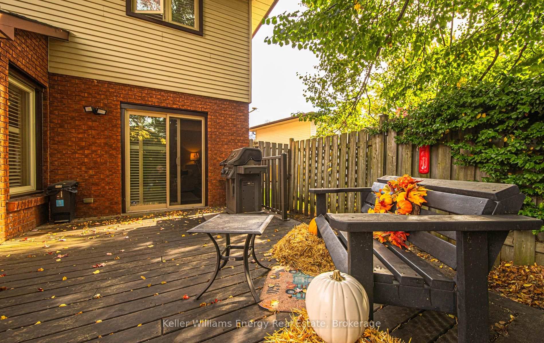 Photo 15 of 1398 Manitou Drive, Oshawa, Samac — HOMEH
