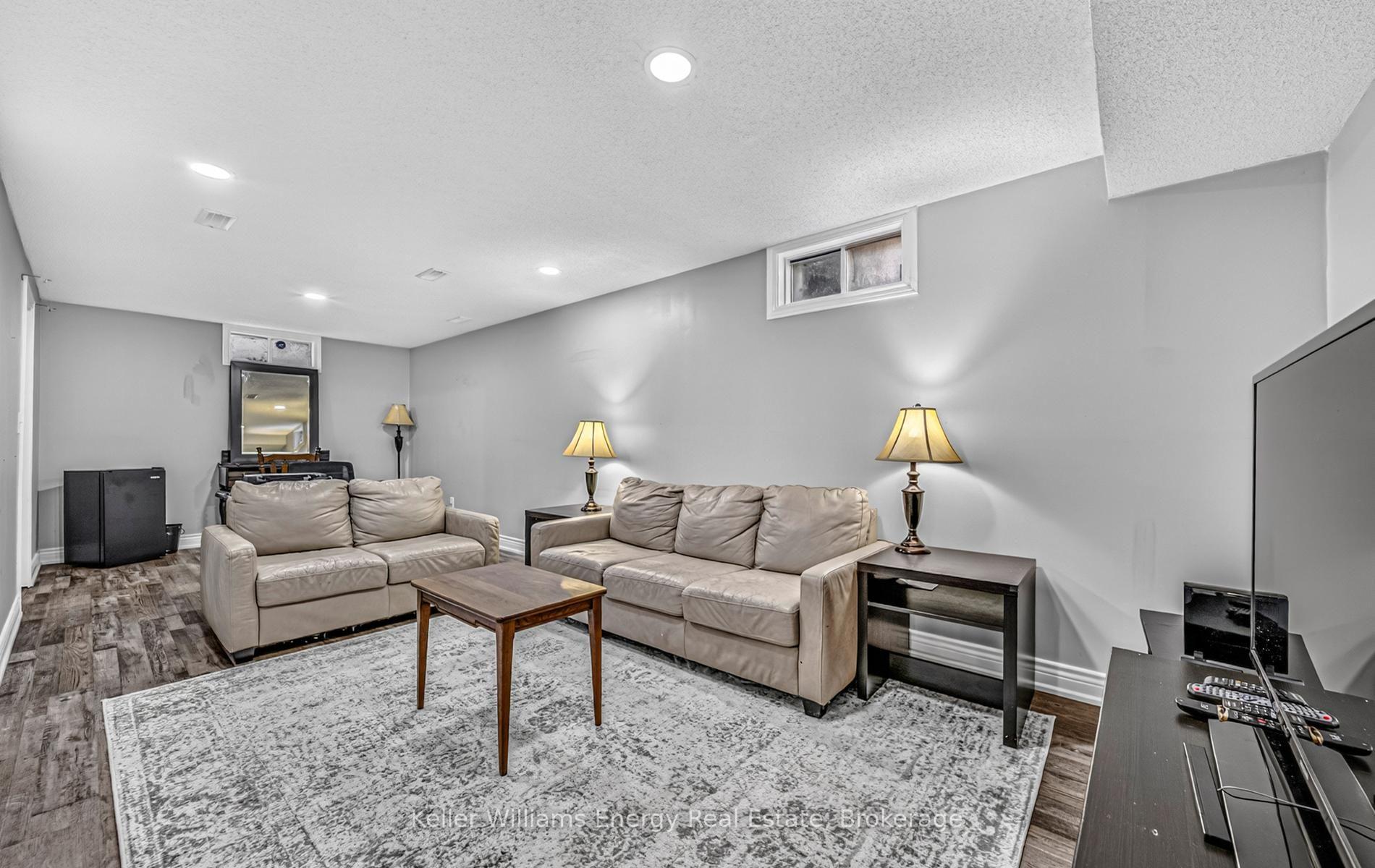 Photo 45 of 1398 Manitou Drive, Oshawa, Samac — HOMEH