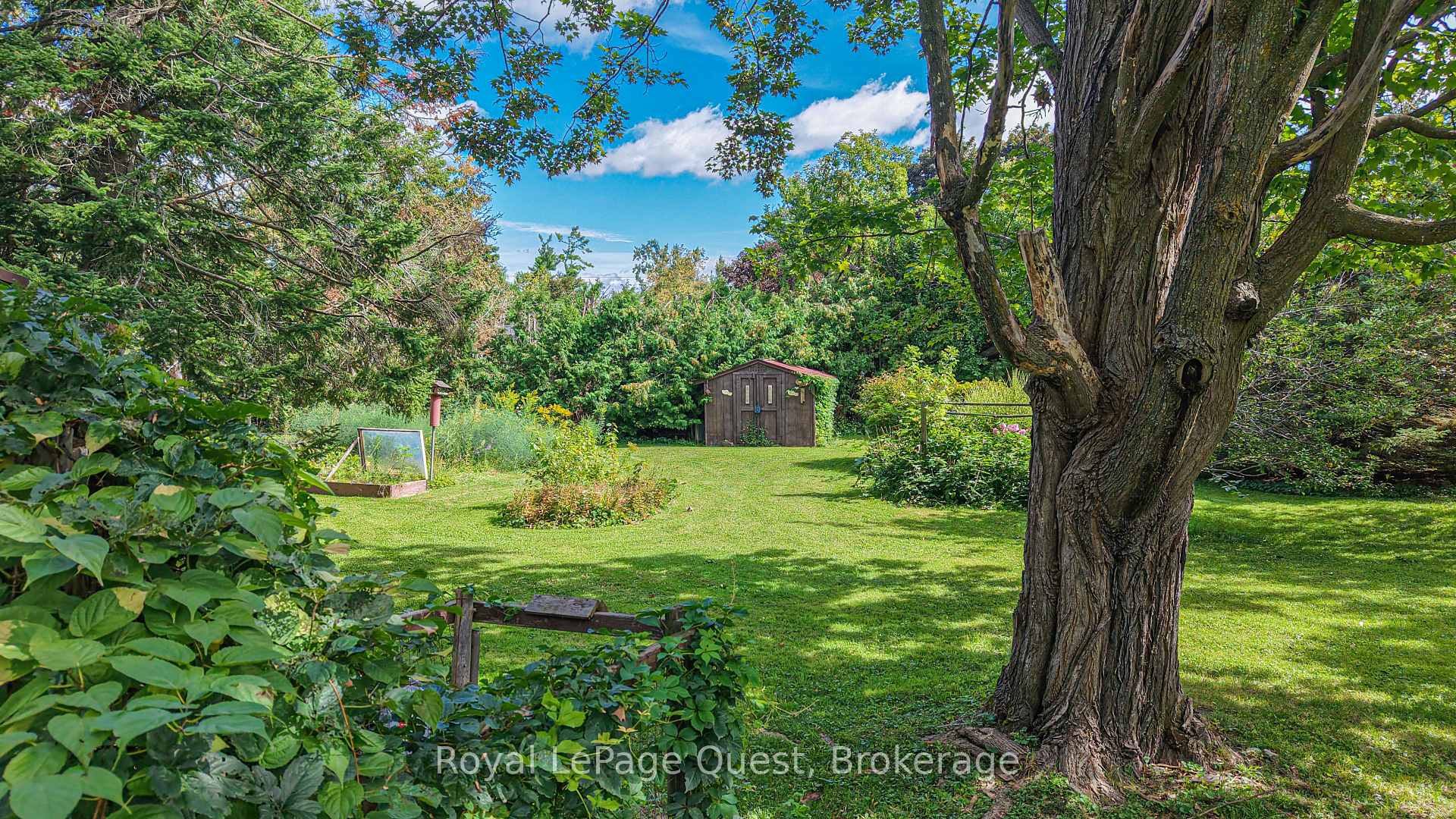 Photo 8 of 17 Hughes Road E, Orillia — HOMEH