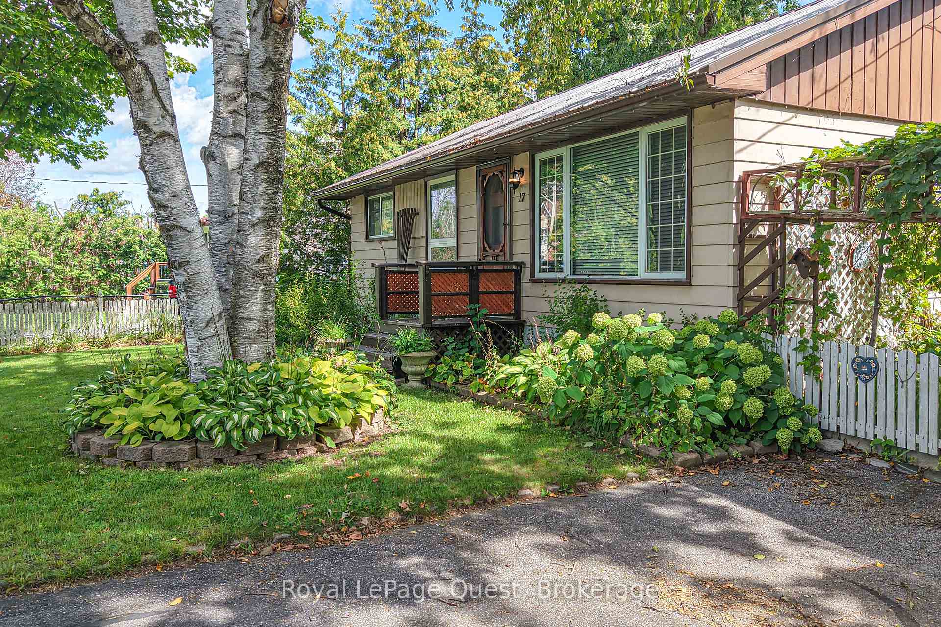 Photo 9 of 17 Hughes Road E, Orillia — HOMEH