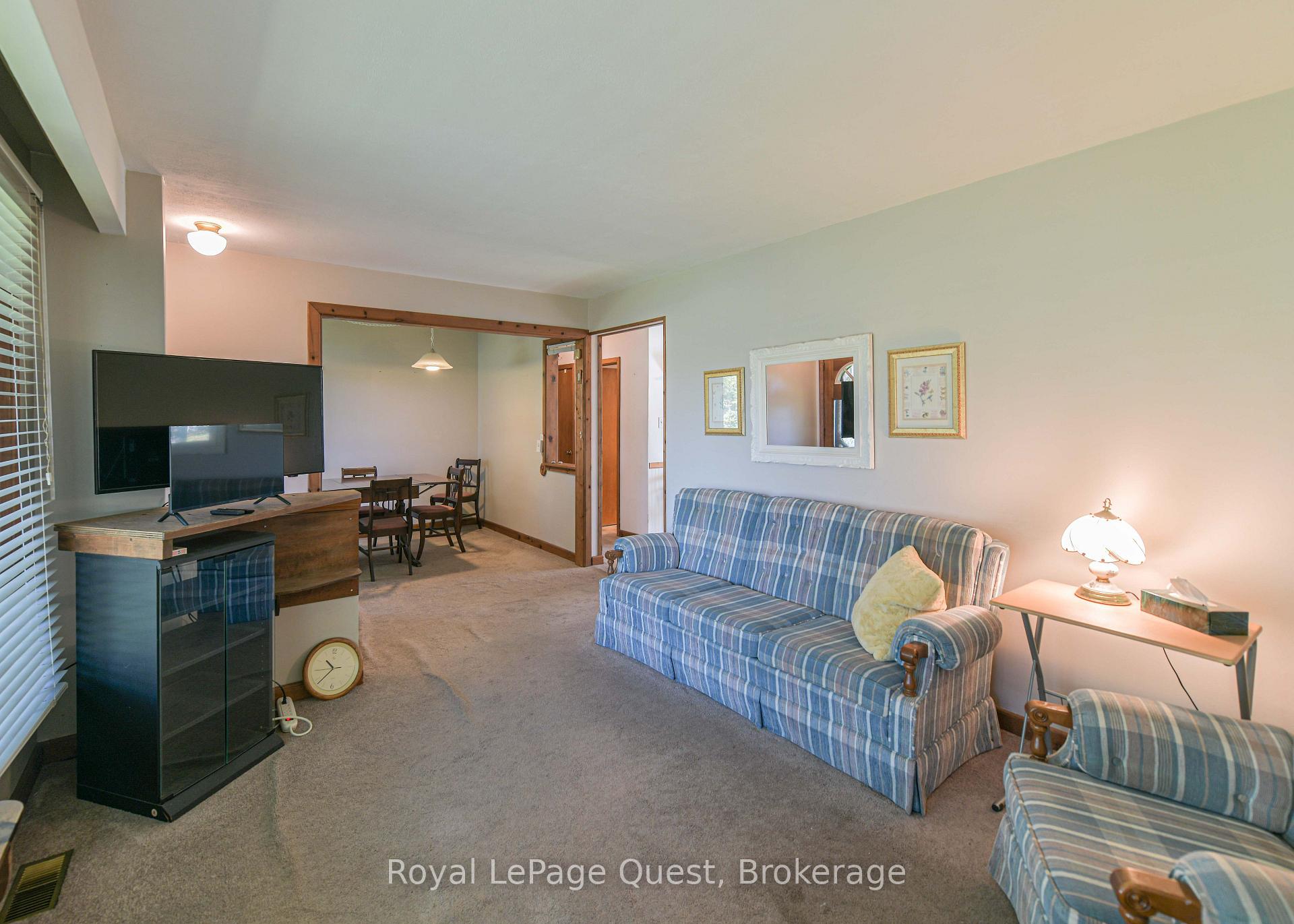 Photo 11 of 17 Hughes Road E, Orillia — HOMEH