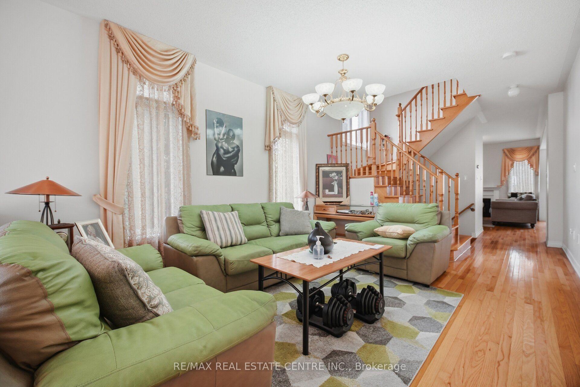 Photo 10 of 65 Connolly Crescent, Brampton, Sandringham-Wellington — HOMEH