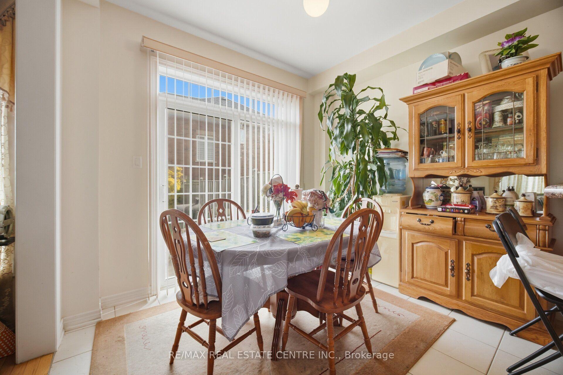 Photo 16 of 65 Connolly Crescent, Brampton, Sandringham-Wellington — HOMEH